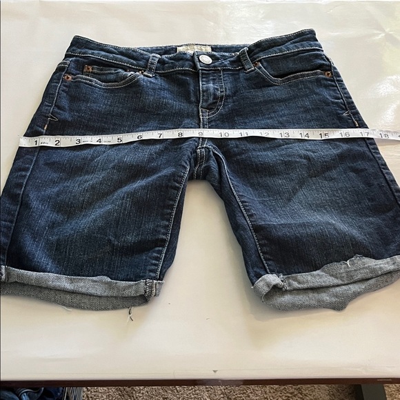Aeropostale Bermuda Low Rise Shorts Size 3/4 - Picture 5 of 16